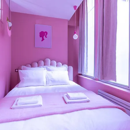 Beautiful Modern Barbie Flat In شقة *